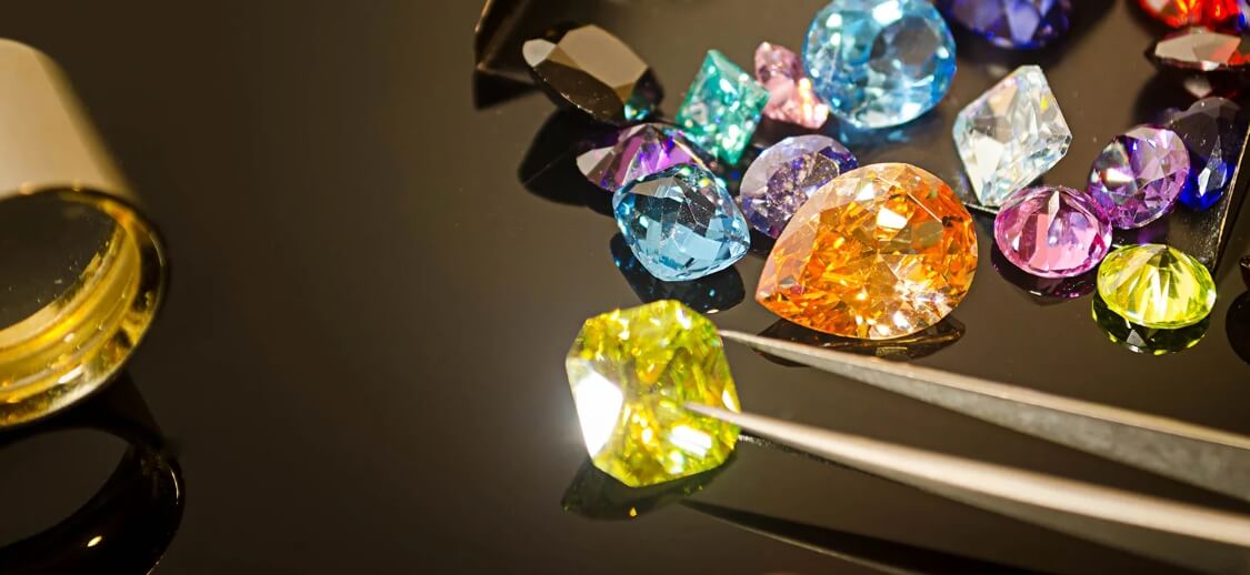 Как образуются алмазы. Стоимость алмаза зависит не только от карата, но и цвета. Фото.