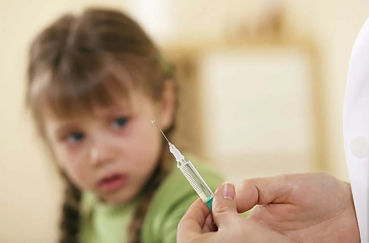 Причины страха перед уколами. Боязнь уколов очень часто встречается среди детей. Фото.