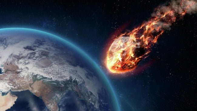 Почему некоторые метеориты взрываются в атмосфере Земли. Фото.