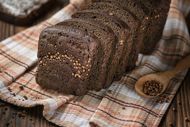 Почему бородинский хлеб так называется — самые популярные версии. Фото.