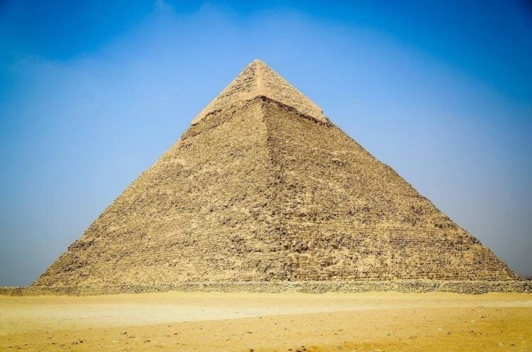 История шуток и юмора в Древнем Египте. Пирамида Хеопса можно назвать самым древним небоскребом в мире. Фото.