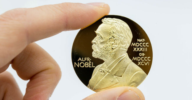 Нобелевская премия 2023: квантовые точки, м-РНК вакцины и аттосекунды. Фото.