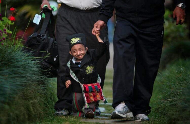 Хагендра Тапа Магар — самый маленький человек в мире. Несмотря на маленький рост, Хагендра Тапа Магар мог самостоятельно ходить. Фото.