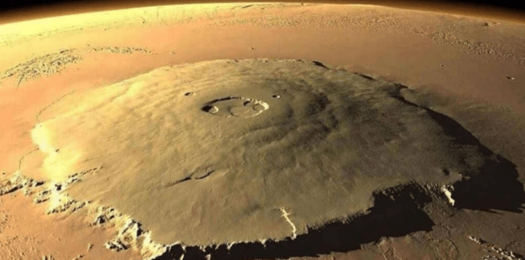 Какой возраст метеоритов с Марса. Вулканы на поверхности Марса извергались миллиарды лет назад. Фото.