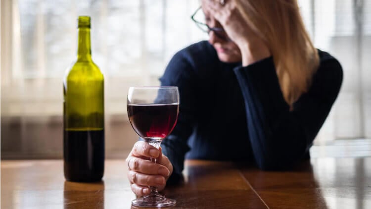 Головная боль и красное вино. Причина боли в голове после красного вина – не похмелье. Фото.