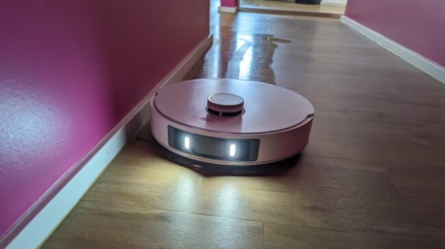 Два лучших робота-пылесоса за свои деньги. Один из них есть у меня, хочу купить и второй. Фото.