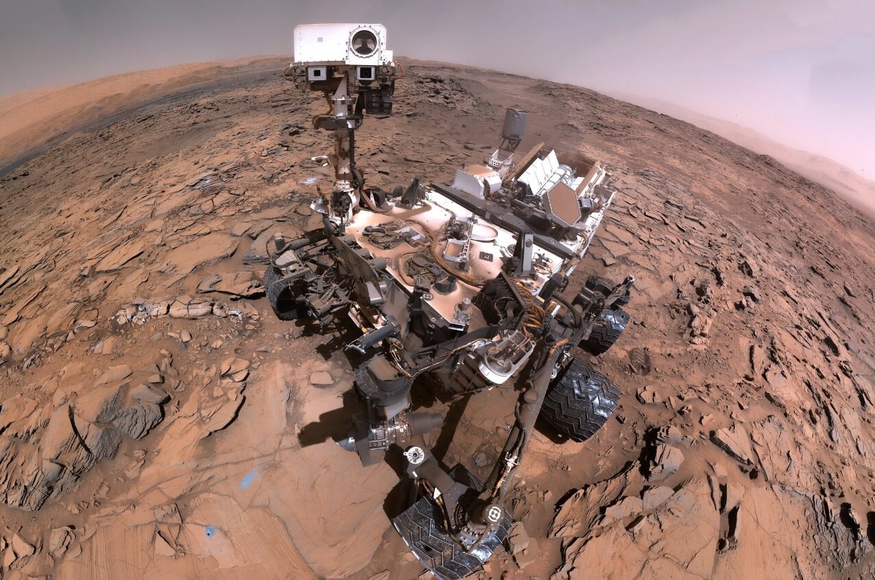 Чем занимаются марсоходы на Марсе. Марсоход Curiosity. Фото.