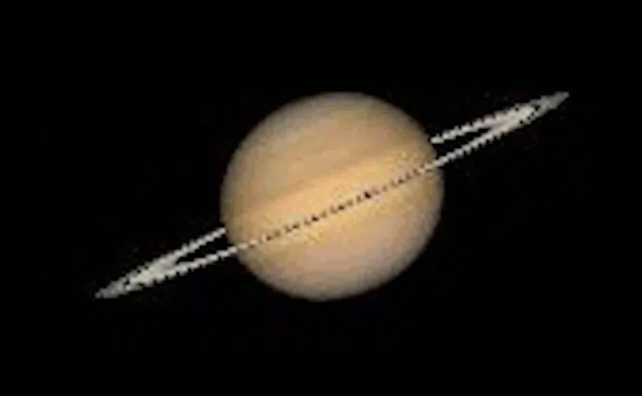 Смена времен года на Земле и Сатурне. На этом изображении показано, под каким углом будут видны кольца Сатурна в 2025 году. Фото.