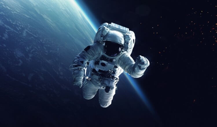 Что происходит с человеком в космосе. Выдох астронавта, сделанный в космосе без скафандра, будет последним в его жизни. Фото.