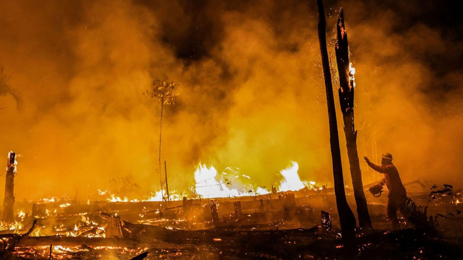 Опасная нестабильность. Экстремальная жара и лесные пожары уже стали причиной огромного числа смертей в разных странах мира. Фото.
