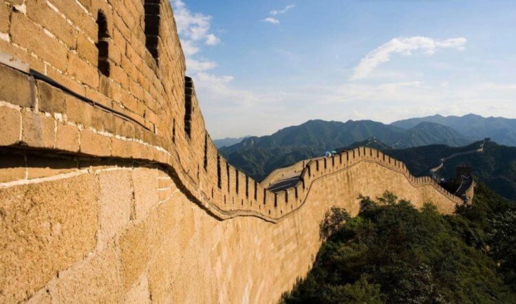 Почему Китайская стена такая прочная. Некоторые части Великой Китайской стены были отреставрированы. Фото.