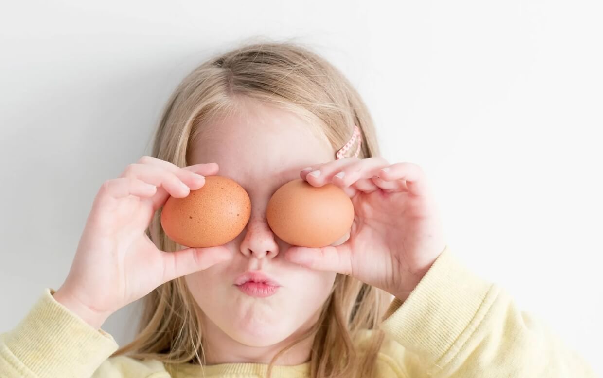 Повышенный спрос на куриные яйца. Яйца всегда являлись одним из самых продуктов питания. Изображение: Elementaree. Фото.