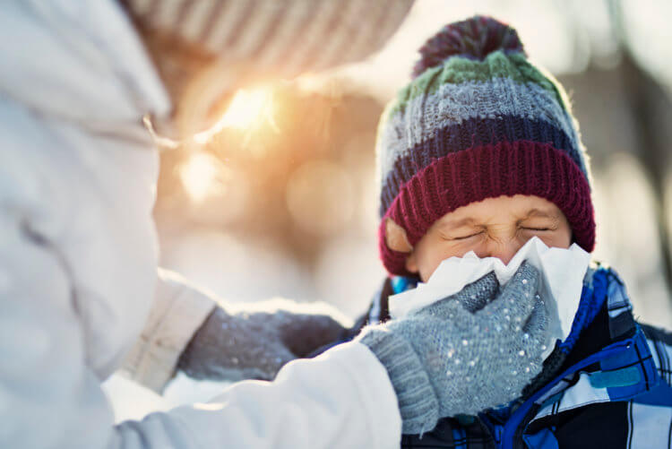 Зима и простуда. Зима – традиционное время для распространения гриппа и ОРВИ. Фото.
