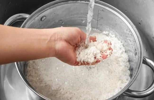 Нужно ли мыть рис перед готовкой еды — научная точка зрения. Фото.