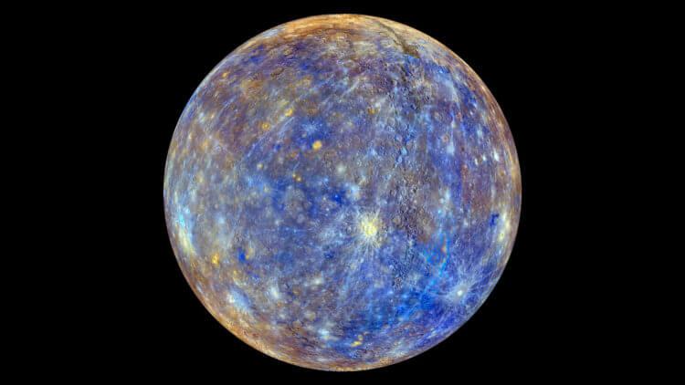 На Меркурии обнаружены залежи соляных ледников. Возможно, на первой планете от Солнца есть жизнь. Меркурий не такой, каким мы его считали, полагают исследователи. Фото.