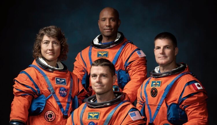 Полет людей на Луну в рамках миссии «Артемида». Участники миссии «Артемида-2», которая перенесена на 2025 год. Фото.