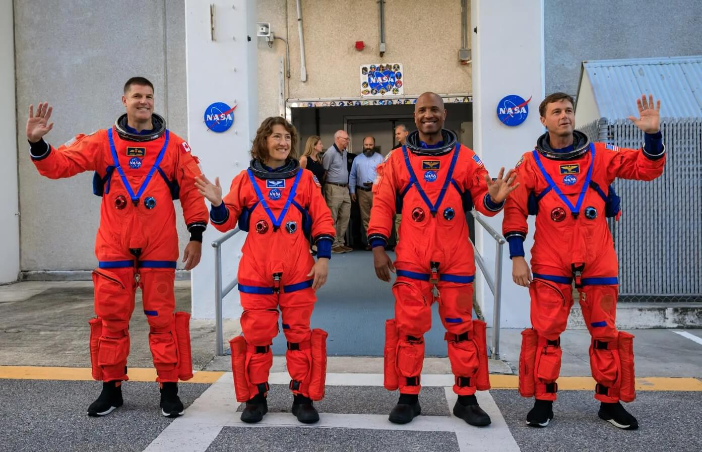Новая дата отправки людей на Луну. Отправка людей на Луну — рискованное дело, поэтому NASA нужно оценить все риски и обеспечить астронавтам полную безопасность. Фото.