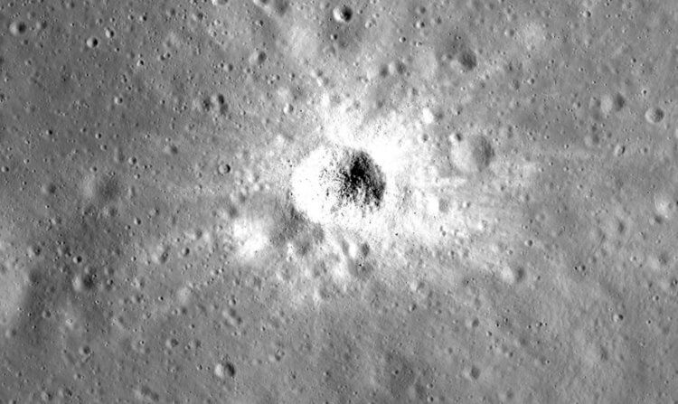 Цель японской миссии SLIM. Лунный кратер Сиори. Фото.