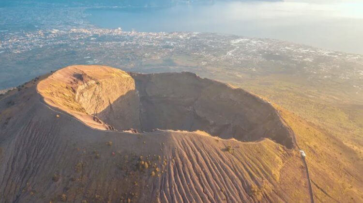 Существуют ли проклятия на самом деле. Гора Везувий, которая привела к смерти огромного количества людей. Фото.