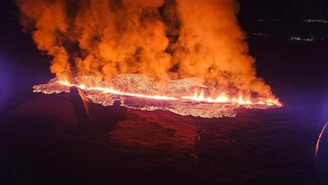 Исландский вулкан может разразиться новым мощным извержением в любой момент. Фото.