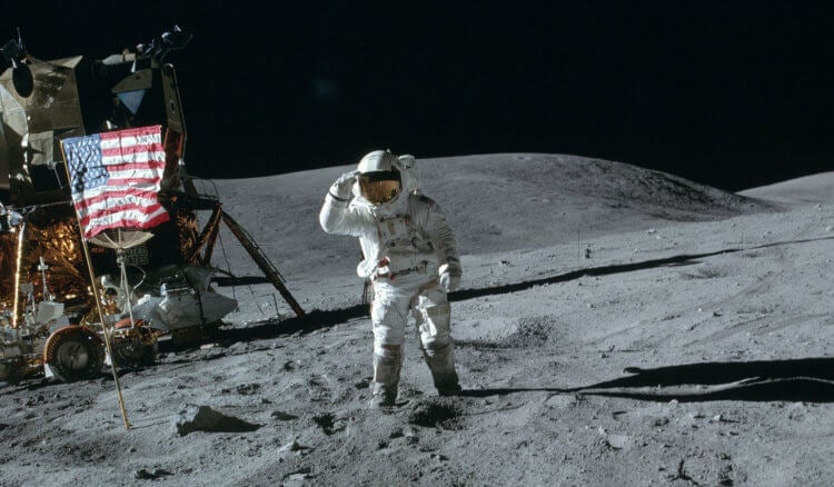 Зачем SpaceX отправит посадочный модуль на Луну. Миссия Аполлон была завершена в 1975 году. Фото.