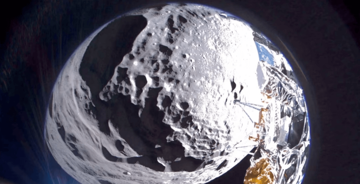 Американская лунная миссия “Одиссей” на самом деле завершилась провалом? Космический аппарат «Одиссей» при посадке на Луну упал на бок и по счастливой случайности избежал полного крушения. Фото.