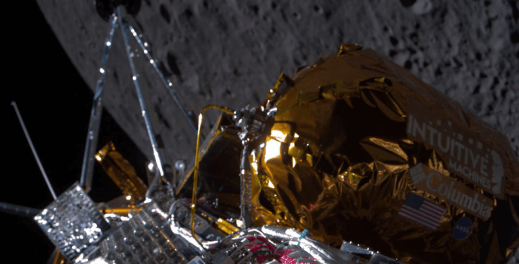 Спустя 50 лет американцы вернулись на Луну — чем они будут заниматься. Американский посадочный модуль Odysseus успешно прилунился. Фото.