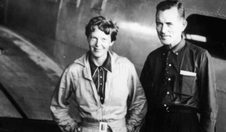 Исчезновение самолета. Мэри Эрхарт и штурман Фред Нунан. Фото.