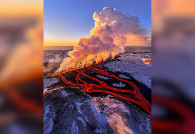 В Исландии извергается вулкан Фаградальсфьядль — это похоже на «открытие ворота в ад». Фото.