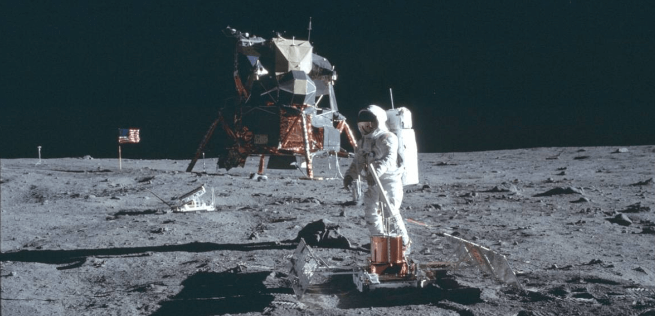 Почему с момента полета людей на Луну полеты не упростились. Существует несколько причин из-за которых полеты на Луну не стали более доступными, чем 50 лет назад. Фото.