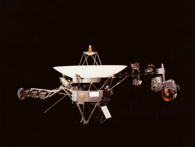 «Вояджер-1» отправил на Землю четкий сигнал после четырех месяцев бессмыслицы. Фото.