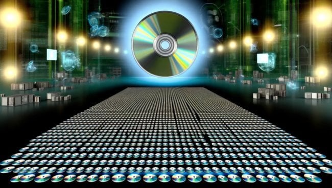 Ученые разработали оптический диск, сопоставимый по объему с 15 000 DVD-дисков. Фото.