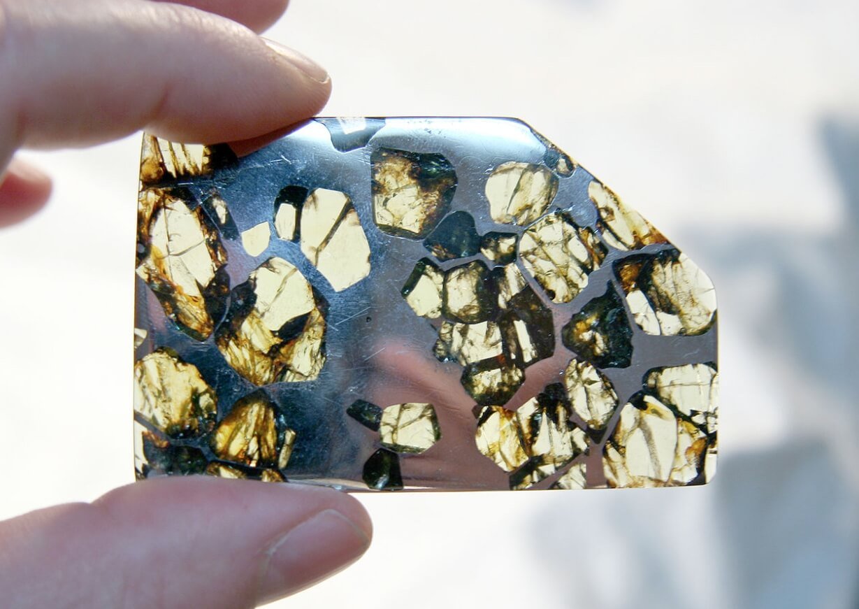 Сколько можно заработать на метеоритах. Пример метеорита палласита. Фото.