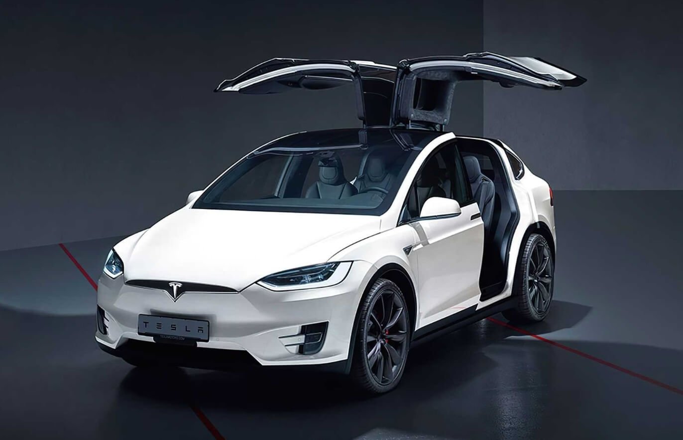 Смерть Анджелы Чао. Автомобиль Tesla Model X имеет двери в стиле «крылья сокола». Фото.