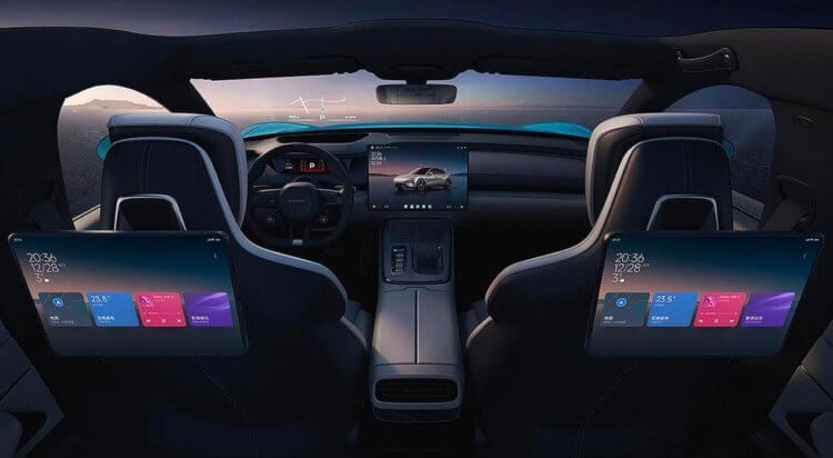 The first electric Xiaomi cars. If desired, displays can also be installed in the rear. Image: arenaev.com. Photo.