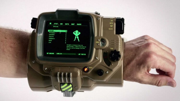 Technology in the Fallout series. Pip-boy from the universe of a post-apocalyptic game. Photo source: hardwareluxx.ru. Photo.