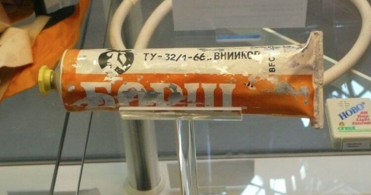 What did Yuri Gagarin eat in space. A tube of borscht for astronauts. Photo source: theatlantic.com. Photo.
