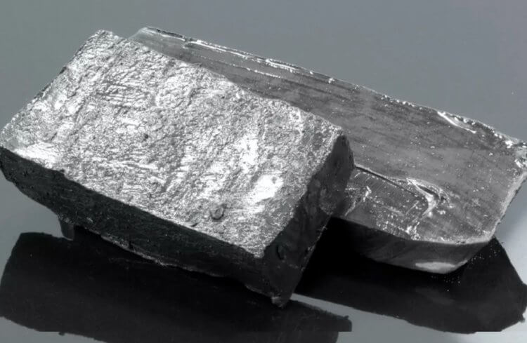 What is the metal lithium used for? Lithium is very important for modern technologies, so it costs a lot of money. Image source: atomic-energy.ru. Photo.