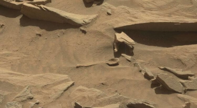 Что такое парейдолия. «Ложка» на Марсе. Источник фотографии: ibtimes.co.in. Фото.