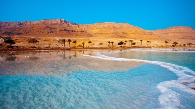 Почему Мертвое море такое соленое. Фото.