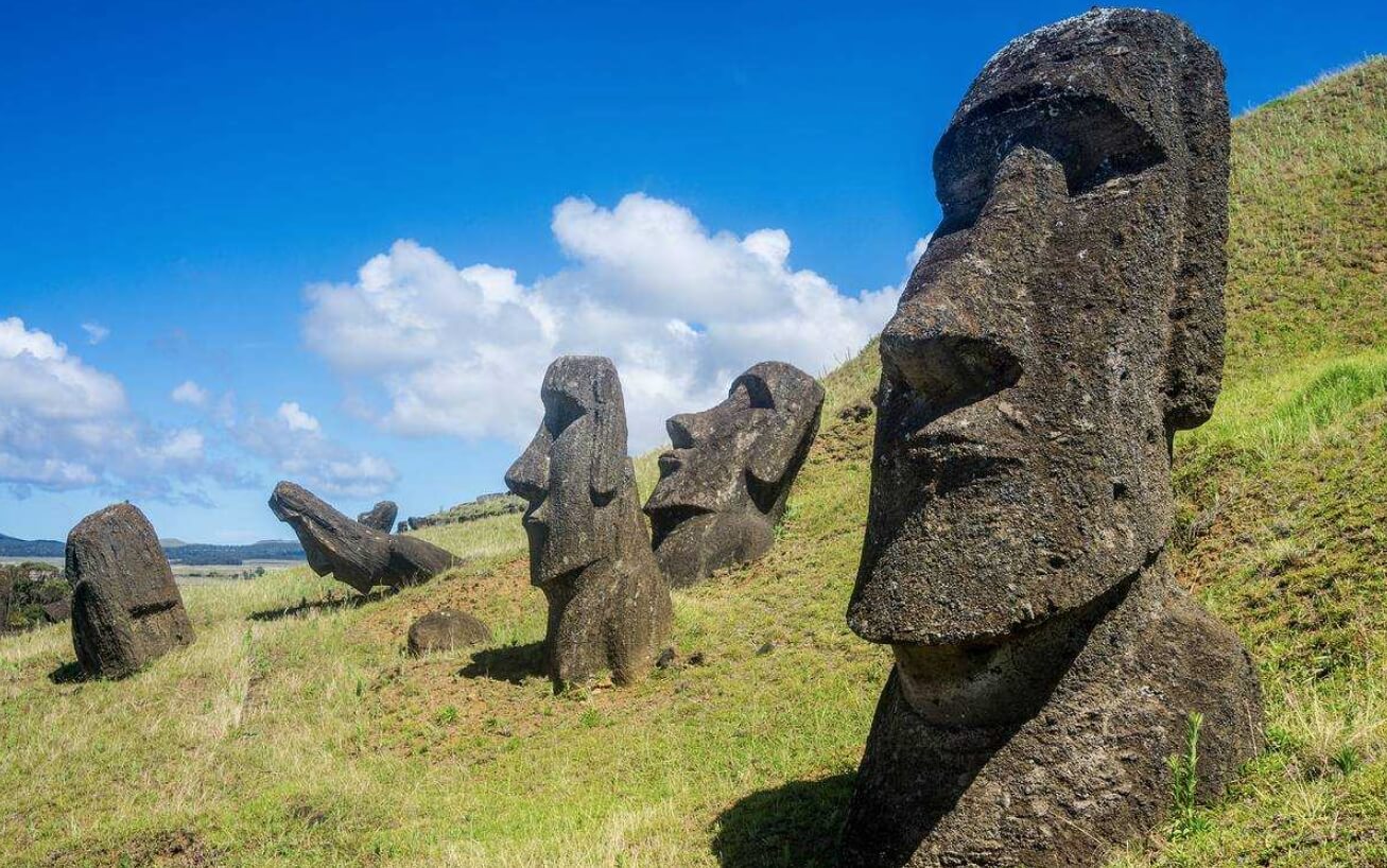 Остров Пасхи в Тихом океане. Остров Пасхи известен своими статуями моаи. Источник: rosspectr.ru. Фото.