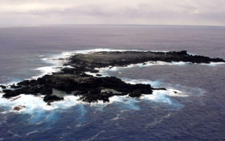 Påskeøen i Stillehavet. Udsigt over øen Sala y Gomez fra et fly. Kilde: ru.wikipedia.org. Foto.