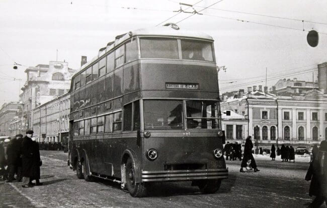 Почему в СССР отказались от двухэтажных троллейбусов и автобусов. Фото.