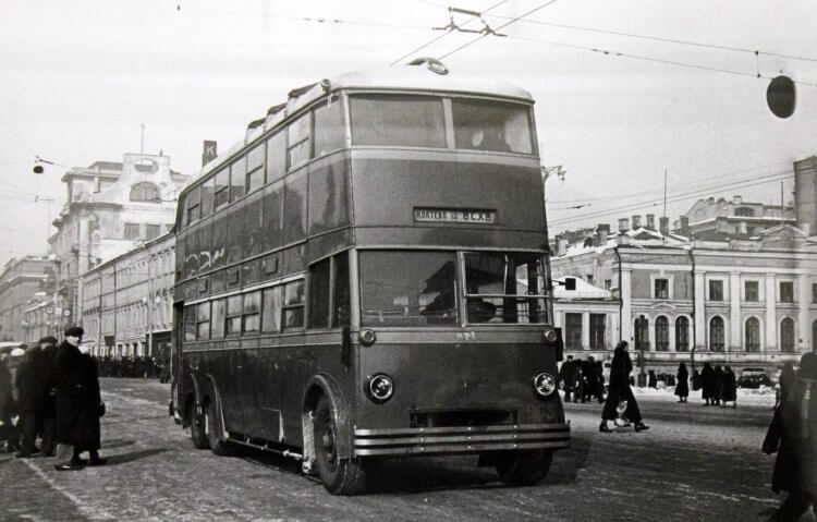 Varför övergav Sovjetunionen dubbeldäckade trolleybussar och bussar? På 1930-talet lanserades dubbeldäckare YATB-3 i Moskva, men de blev inte populära. Bild: m24.ru. Foto.