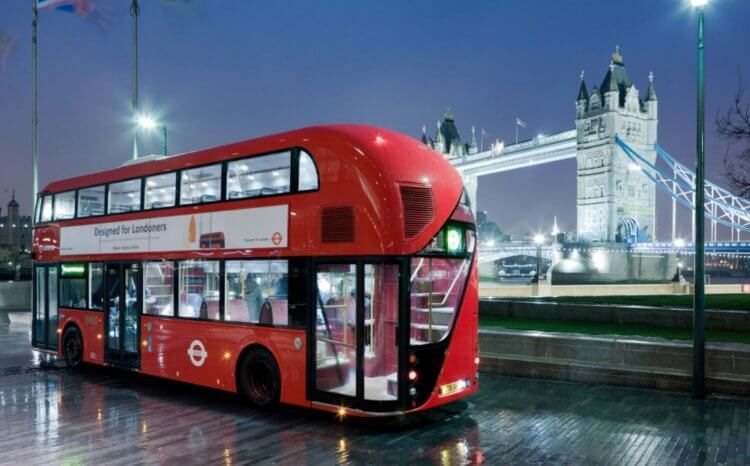 Röda bussar i London. Ny Londonbuss. Bild: businessinsider.com. Foto.