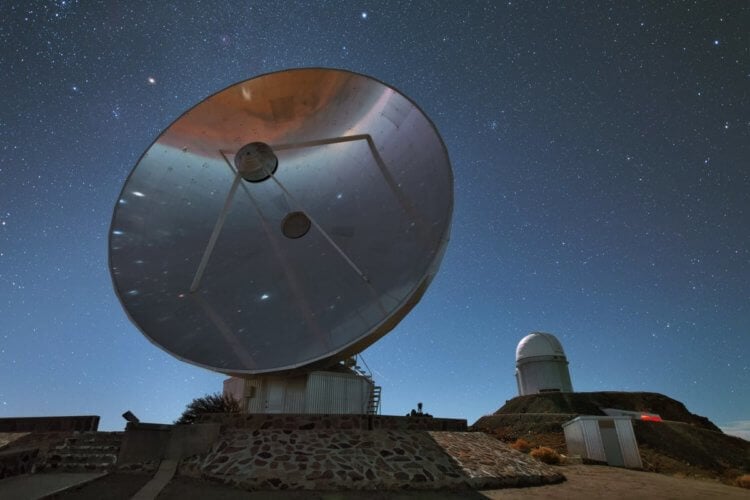 Что происходит внутри черных дыр? Телескопы – лучшие помощники в изучении Вселенной. Изображение: static.scientificamerican.com. Фото.