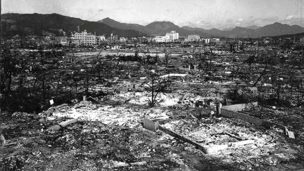 Как деревьям удалось пережить взрыв атомной бомбы. Деревья менее восприимчивы к радиации, чем люди. Источник фото: iz.ru. Фото.