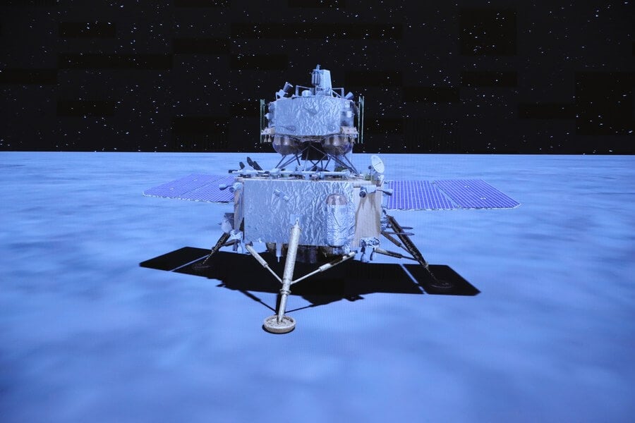 Что известно о миссии “Чанъэ-6”. Посадочный модуль должен собрать 2 кг лунного грунта. Источник изображения: russian.news.cn. Фото.