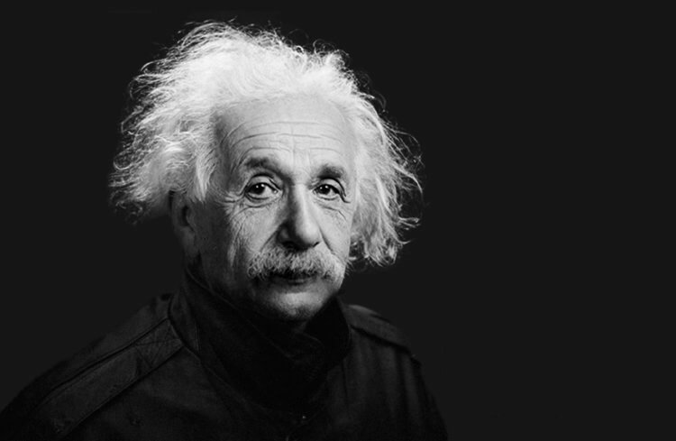 Неожиданные факты об Альберте Эйнштейне, которые вы могли не знать. Альберт Эйнштейн — швейцарский, немецкий и американский физик-теоретик, который изменил мир. Источник изображения: lenta.ru. Фото.
