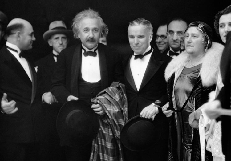 Альберт Эйнштейн и Чарли Чаплин были друзьями. Альберт Эйнштейн и Чарли Чаплин. Источник изображения: vokrugsveta.ru. Фото.